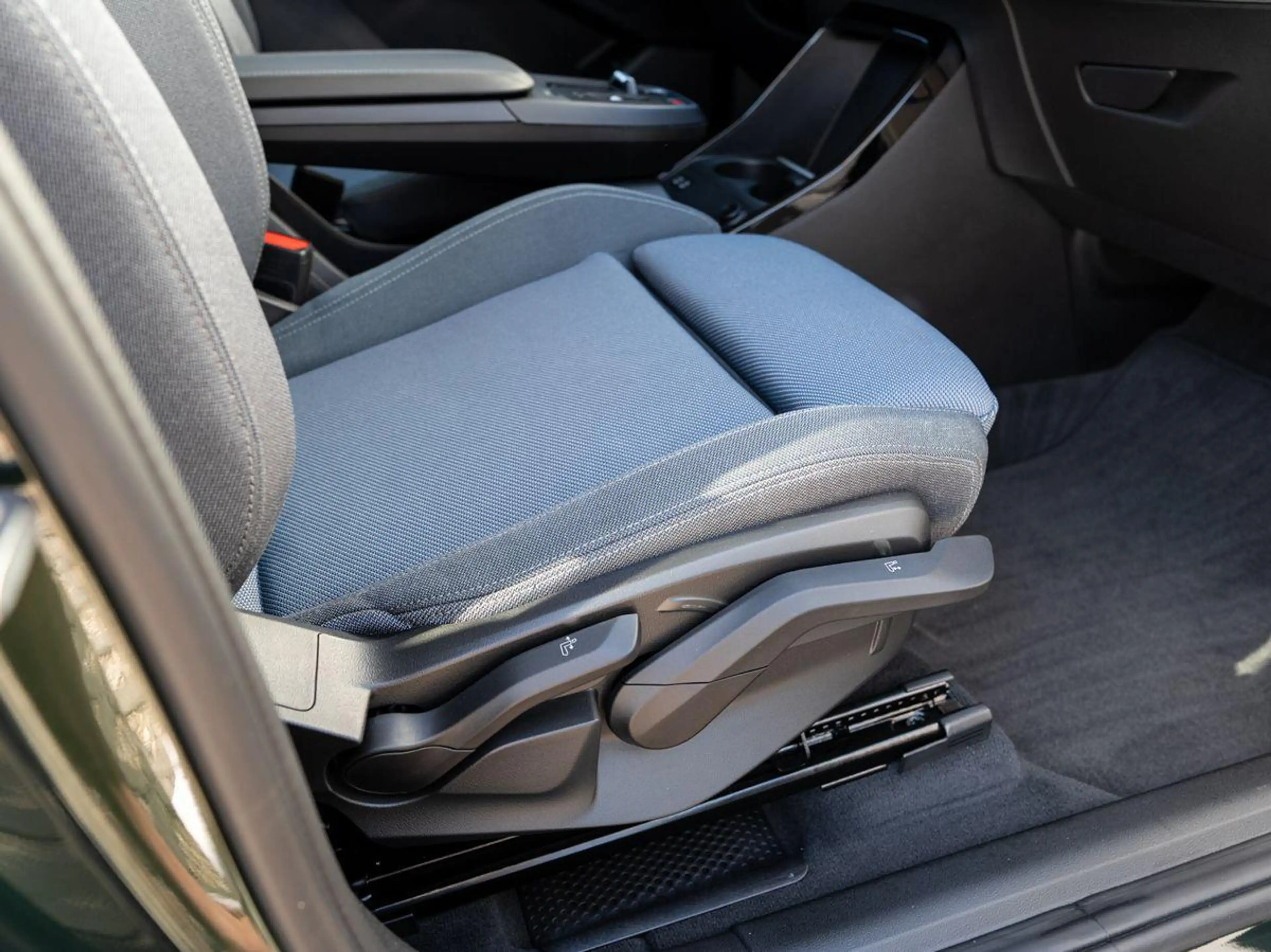 BMW 220 220i Active Tourer AHK PANO SpSitze RFK ShadowL — photo 12
