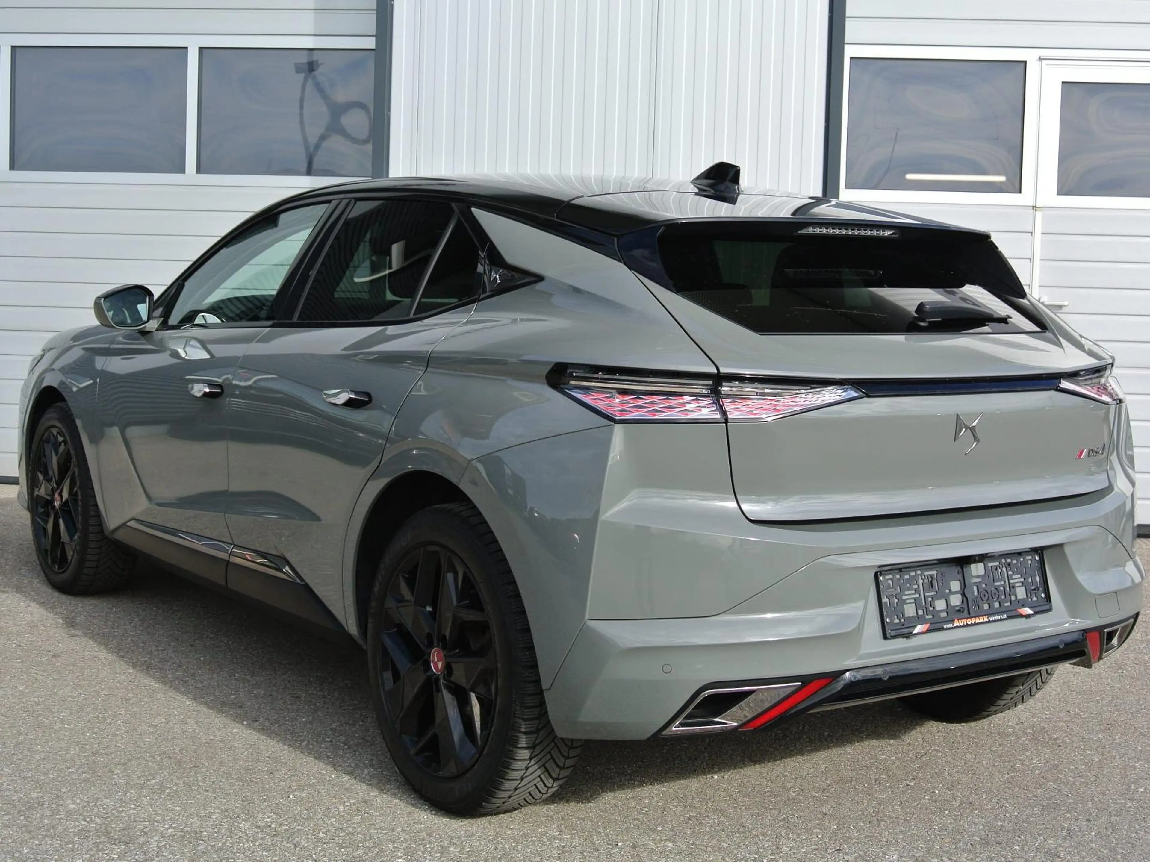 DS Automobiles DS 4 HDI130 Eat8 Aut. ** Performance Line ** Matrix-LED — photo 2