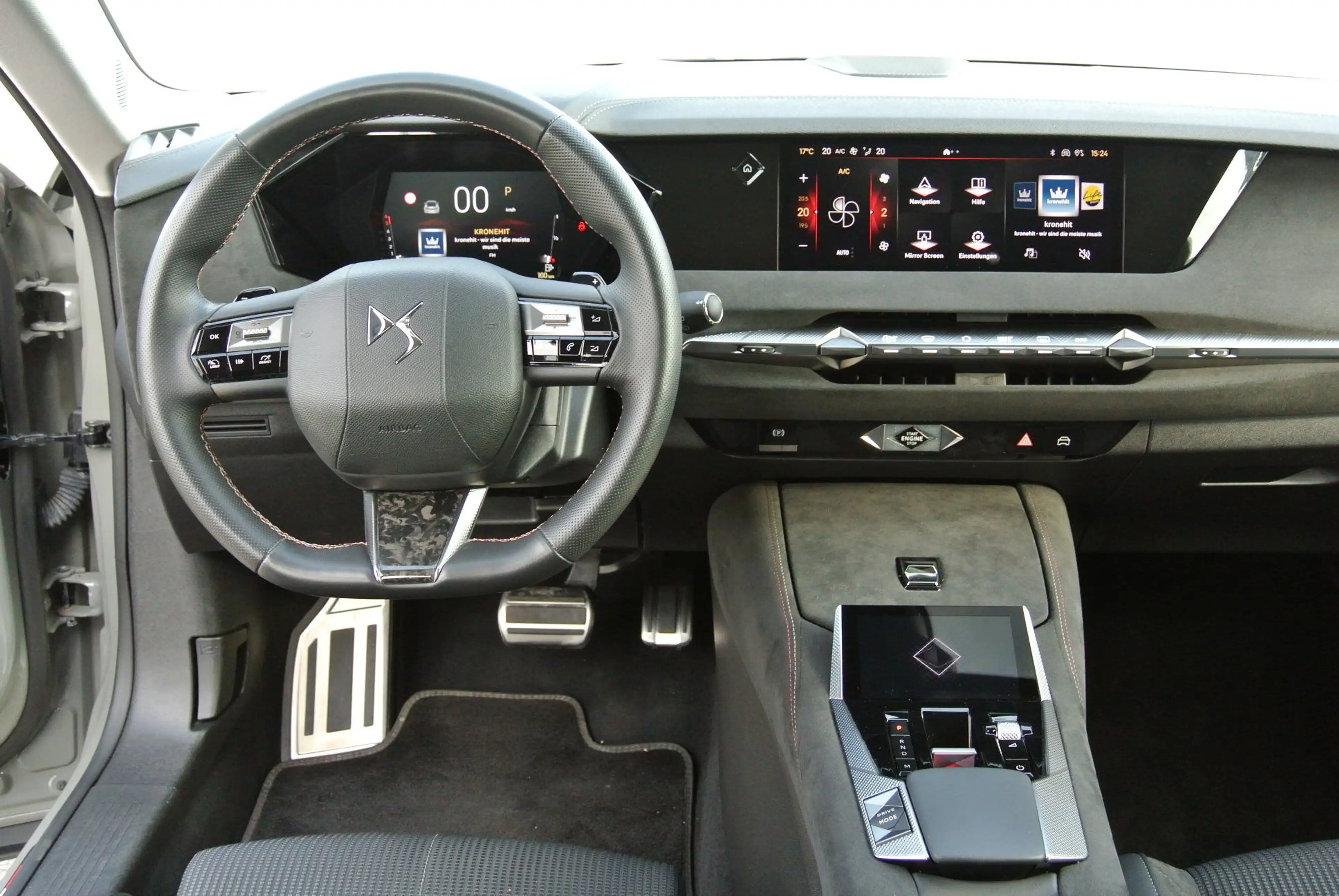 DS Automobiles DS 4 HDI130 Eat8 Aut. ** Performance Line ** Matrix-LED — photo 10