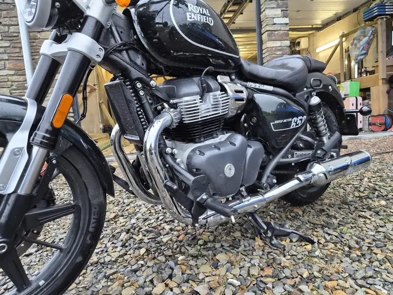 Royal Enfield Super Meteor 650 - foto 2