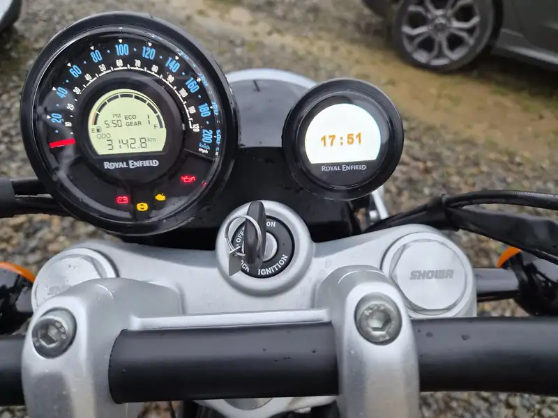 Royal Enfield Super Meteor 650 - foto 4