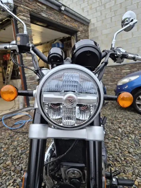 Royal Enfield Super Meteor 650 - foto 5