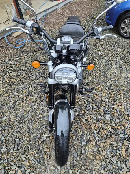 Royal Enfield Super Meteor 650 - foto 6