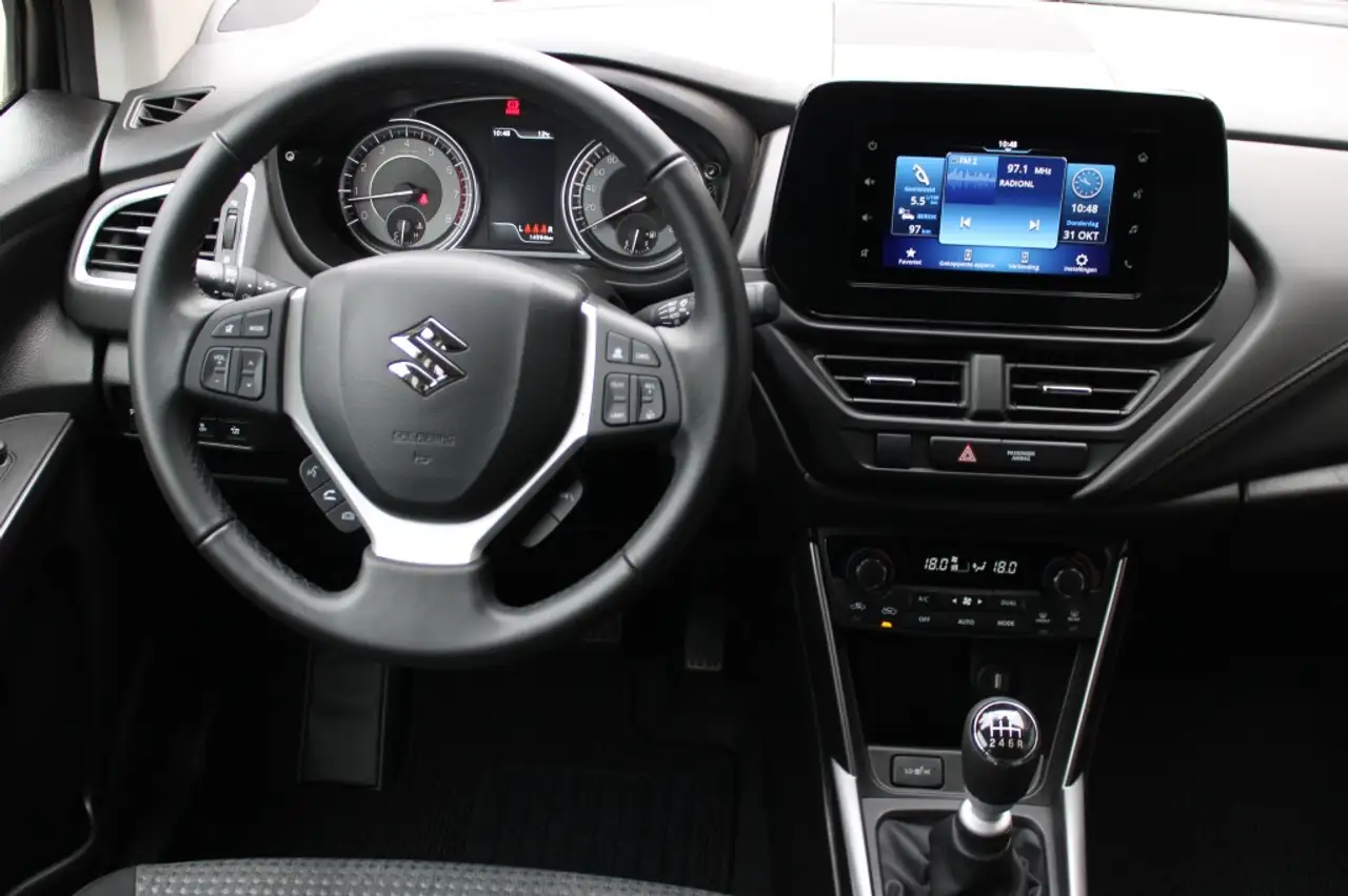 Suzuki S-Cross 2024
