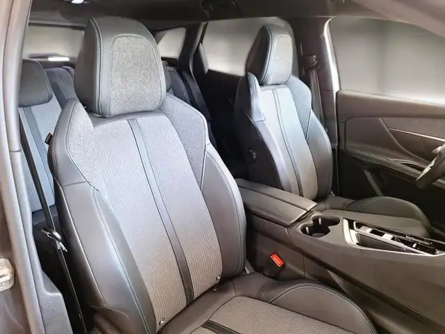 Peugeot 3008 view 10