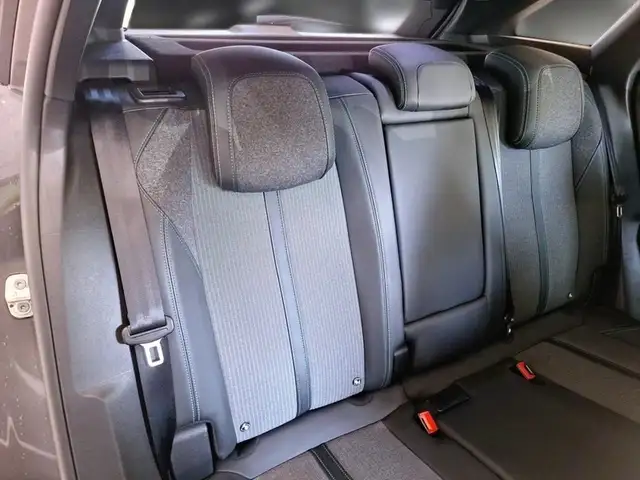 Peugeot 3008 view 11