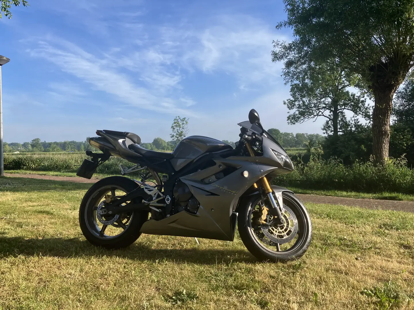 Triumph Daytona 675 - 1