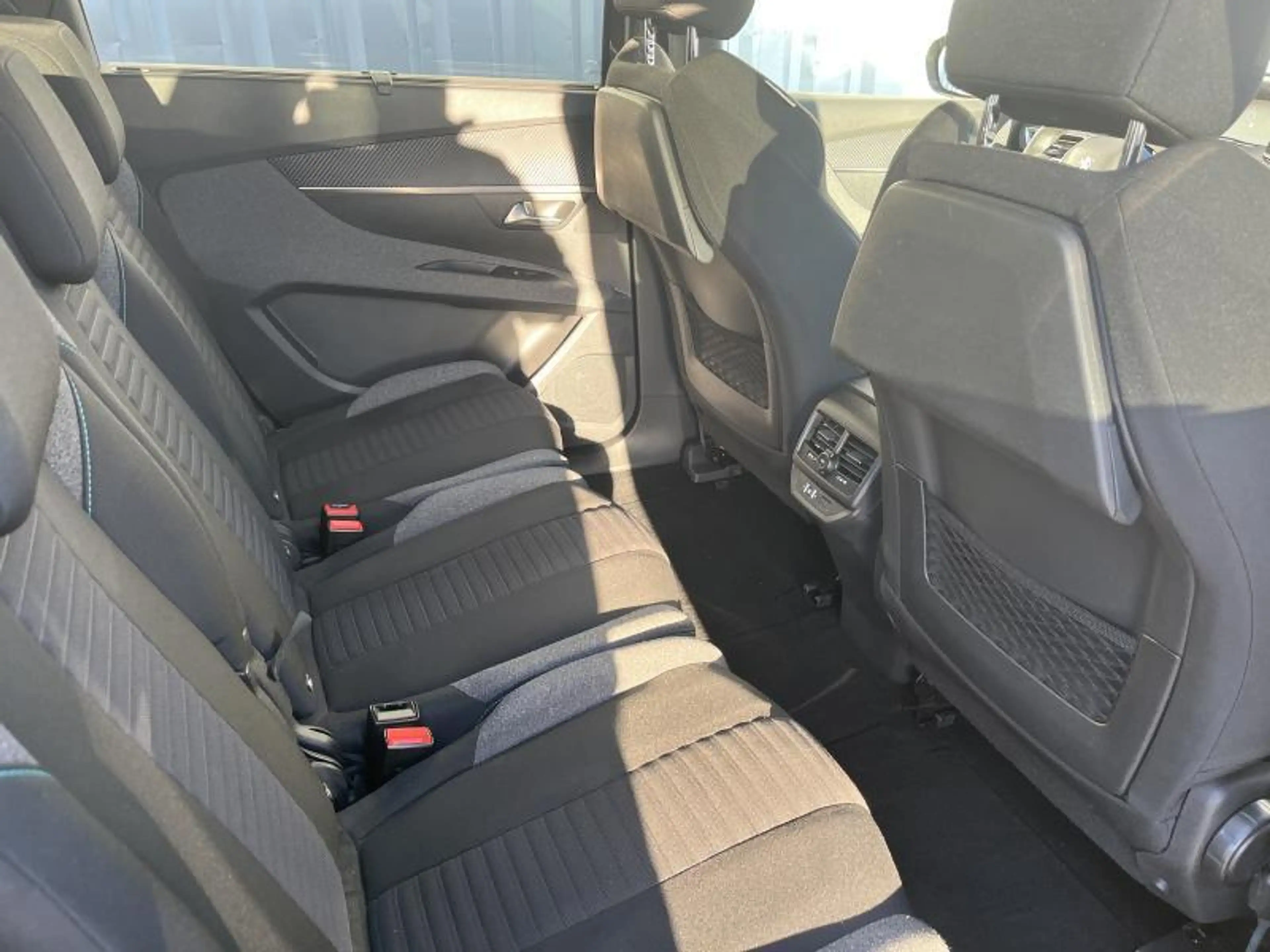 Peugeot 5008 7 PLACES, STYLE *1AN GARANTIE* — photo 9