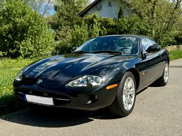 XK8 Coupe