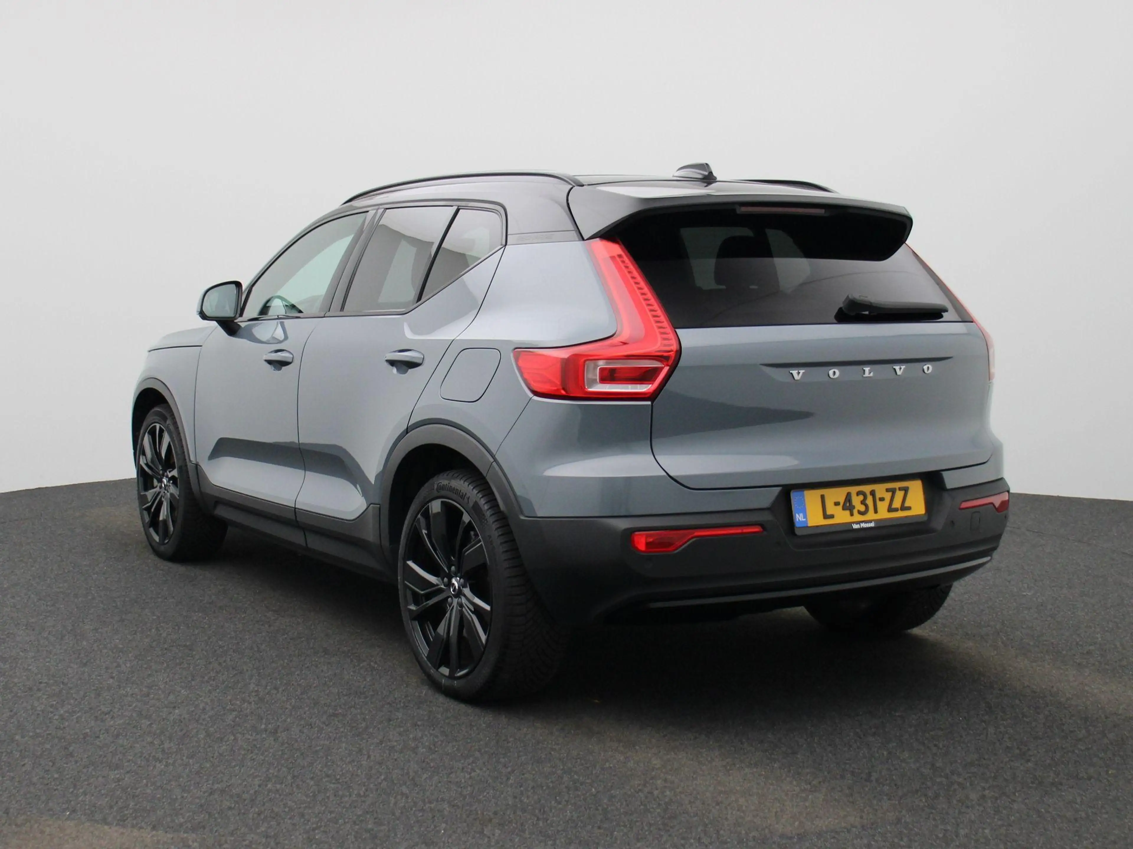 Volvo XC40 Recharge P8 AWD R-Design | Wordt Verwacht | Apple — photo 2