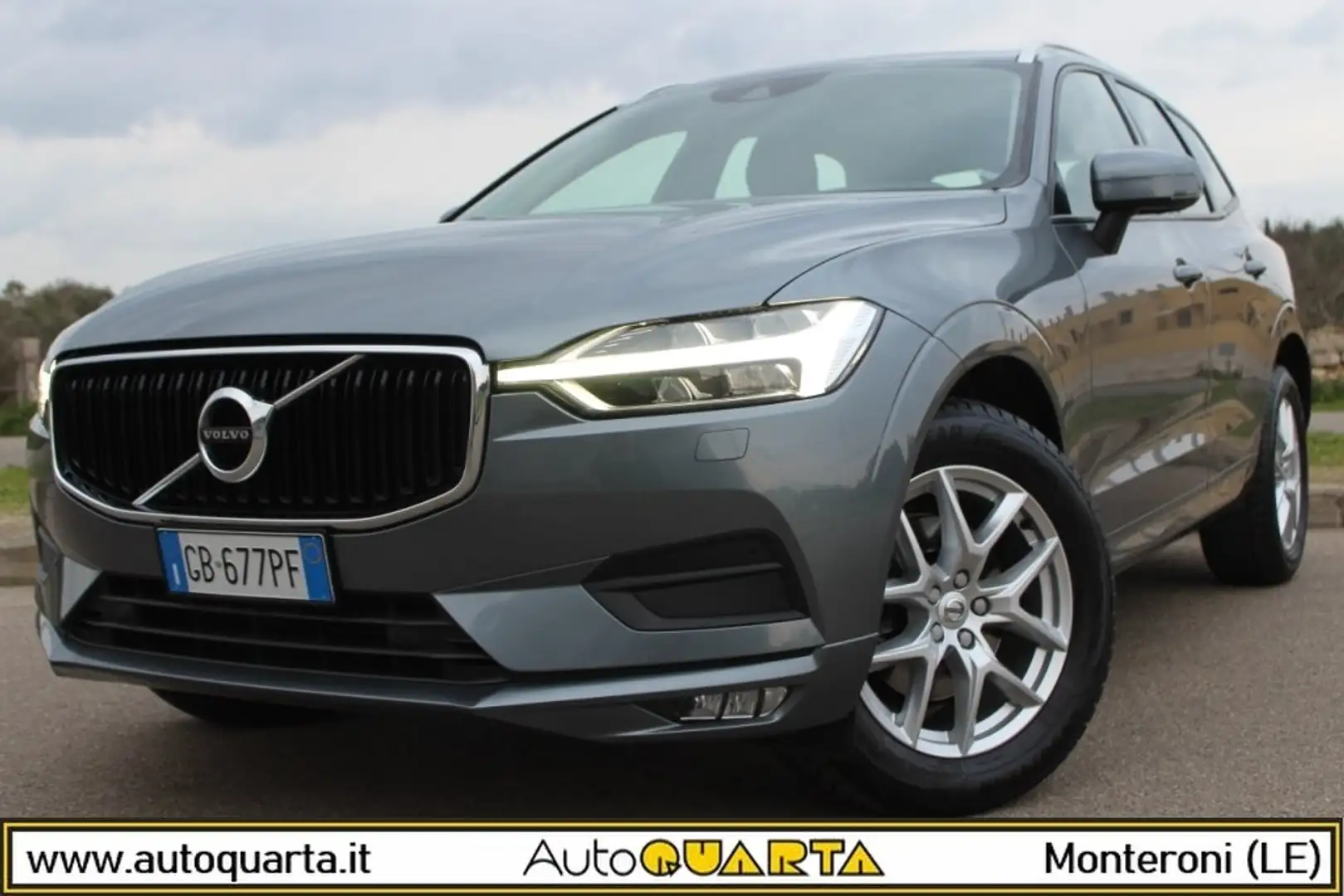 Volvo XC60 D4 Aut. Momentum 190CV *PELLE *CAMERA Grigio - 1