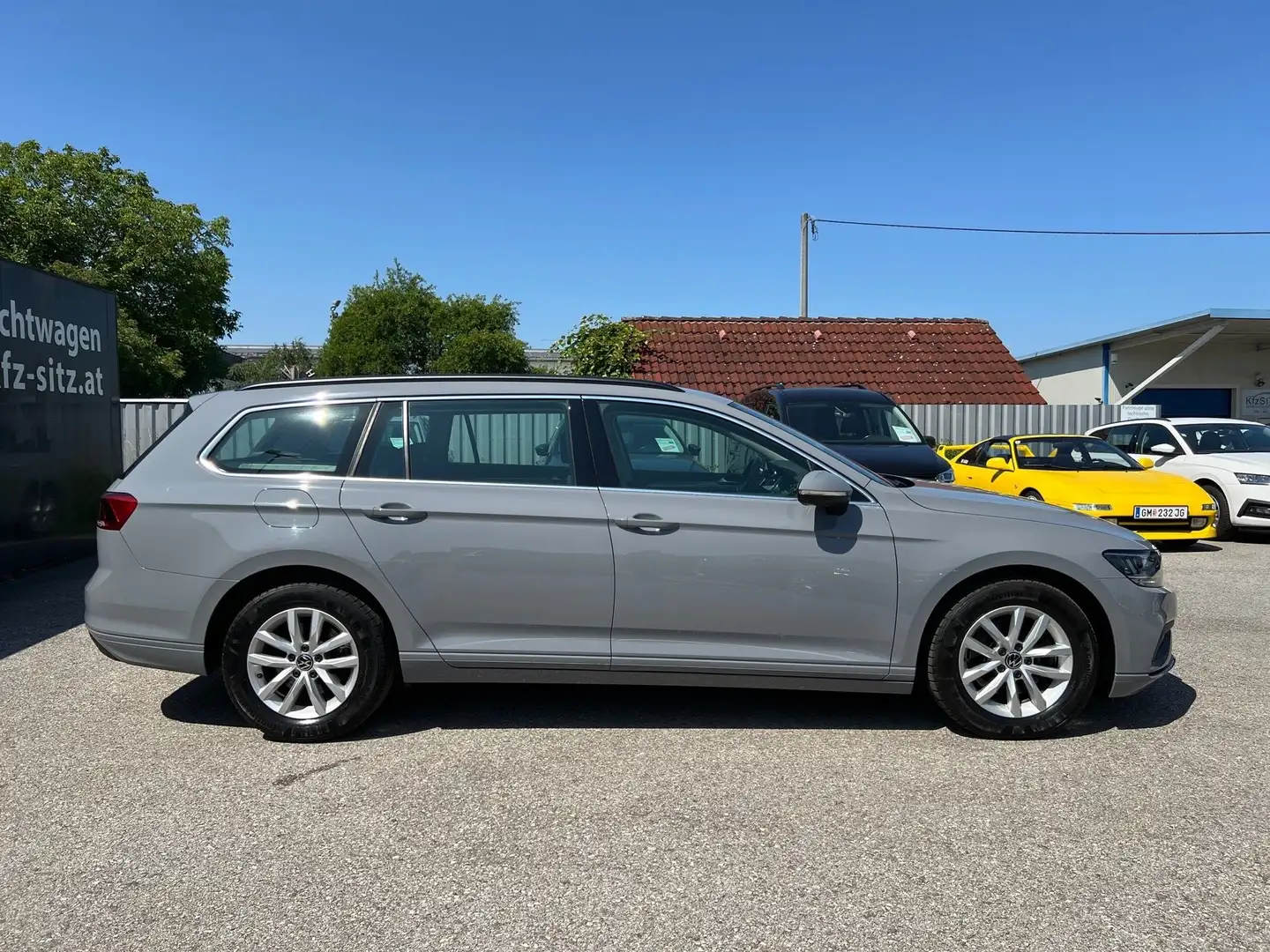 Volkswagen Passat Variant Business 2,0 SCR TDI DSG Grau - 2