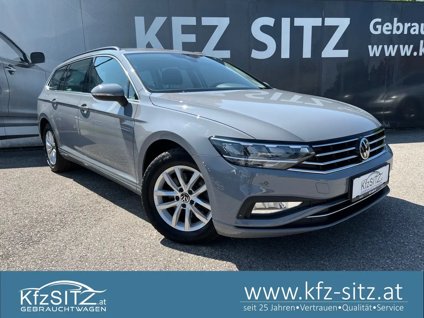 Volkswagen Passat Variant Business 2,0 SCR TDI DSG Grau - 1
