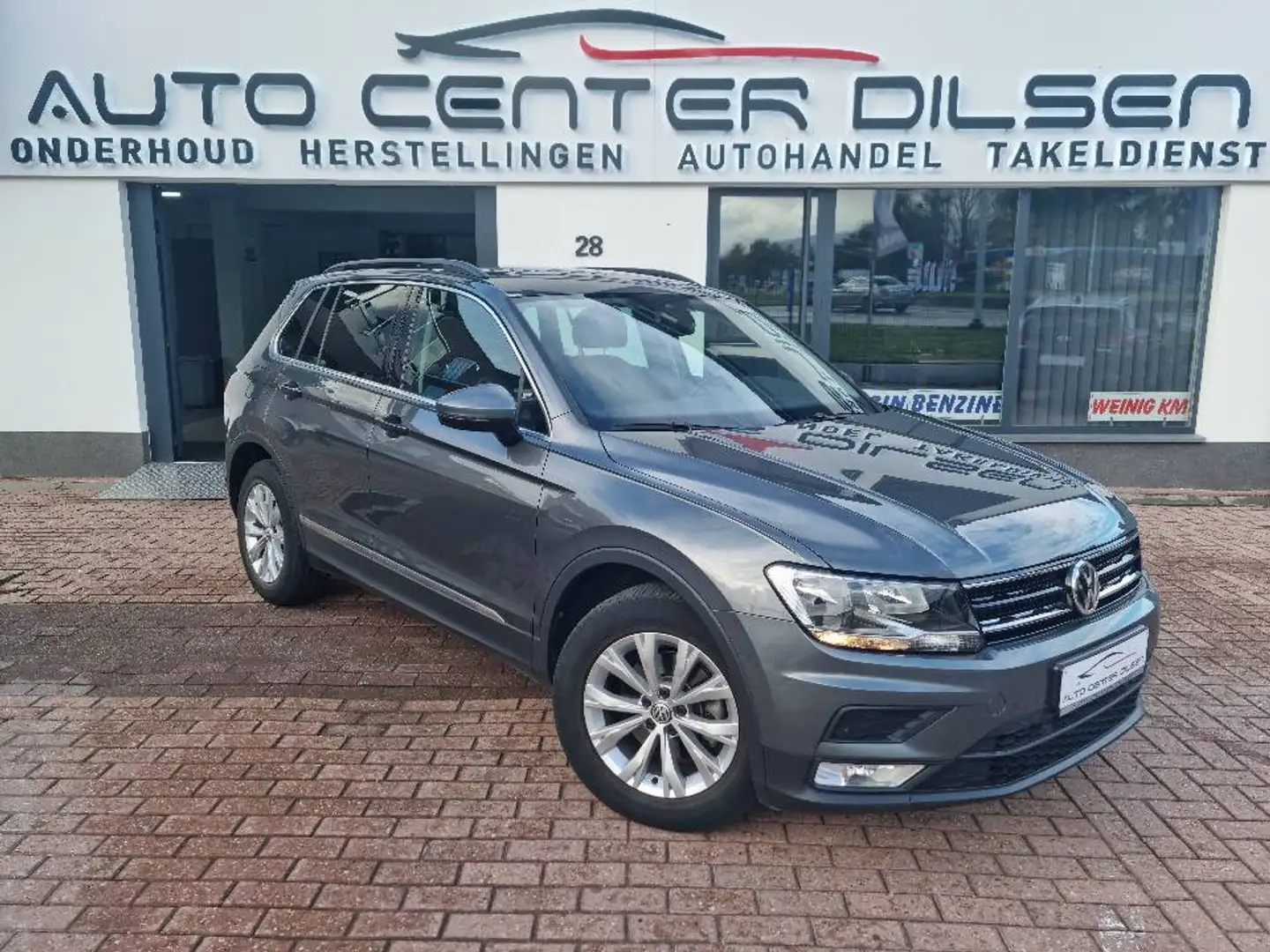 Volkswagen Tiguan 1.4 TSI DSG ACC 55 000 km 1e eig. Grijs - 1