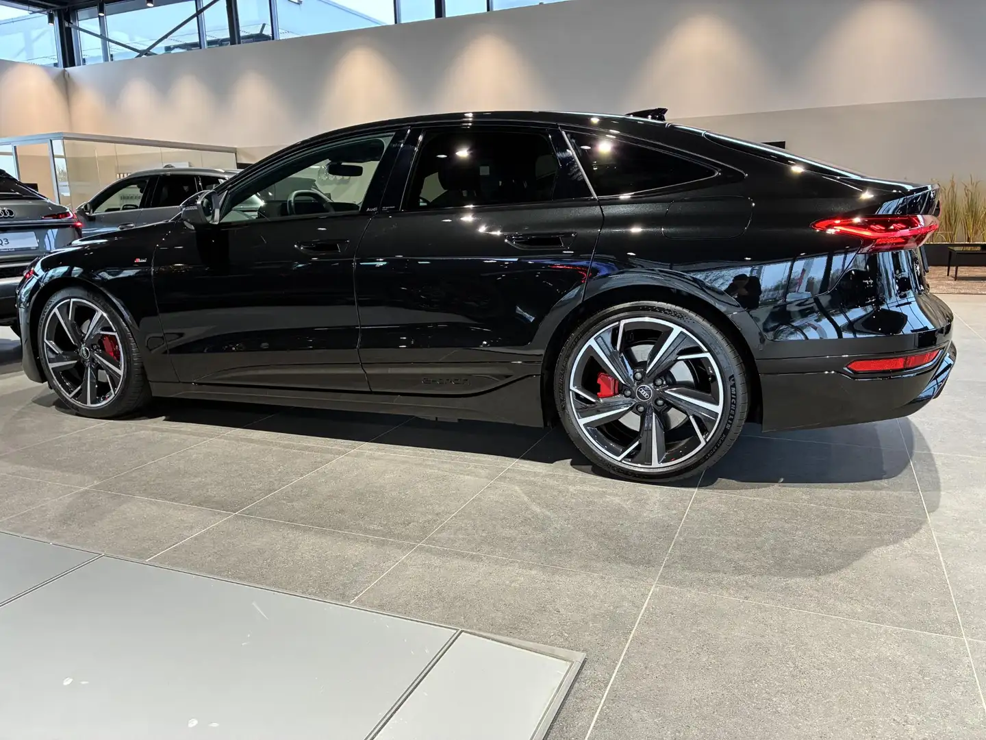 Audi A6 e-tron Sportback S edition performance 100 kWh 367 PK | N Negro - 2