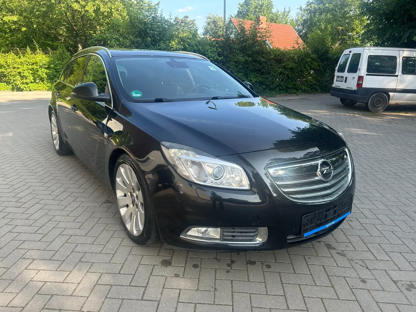 Opel Insignia Sport / Tüv 03.2027 / Euro 5 / Panprama Noir - 1