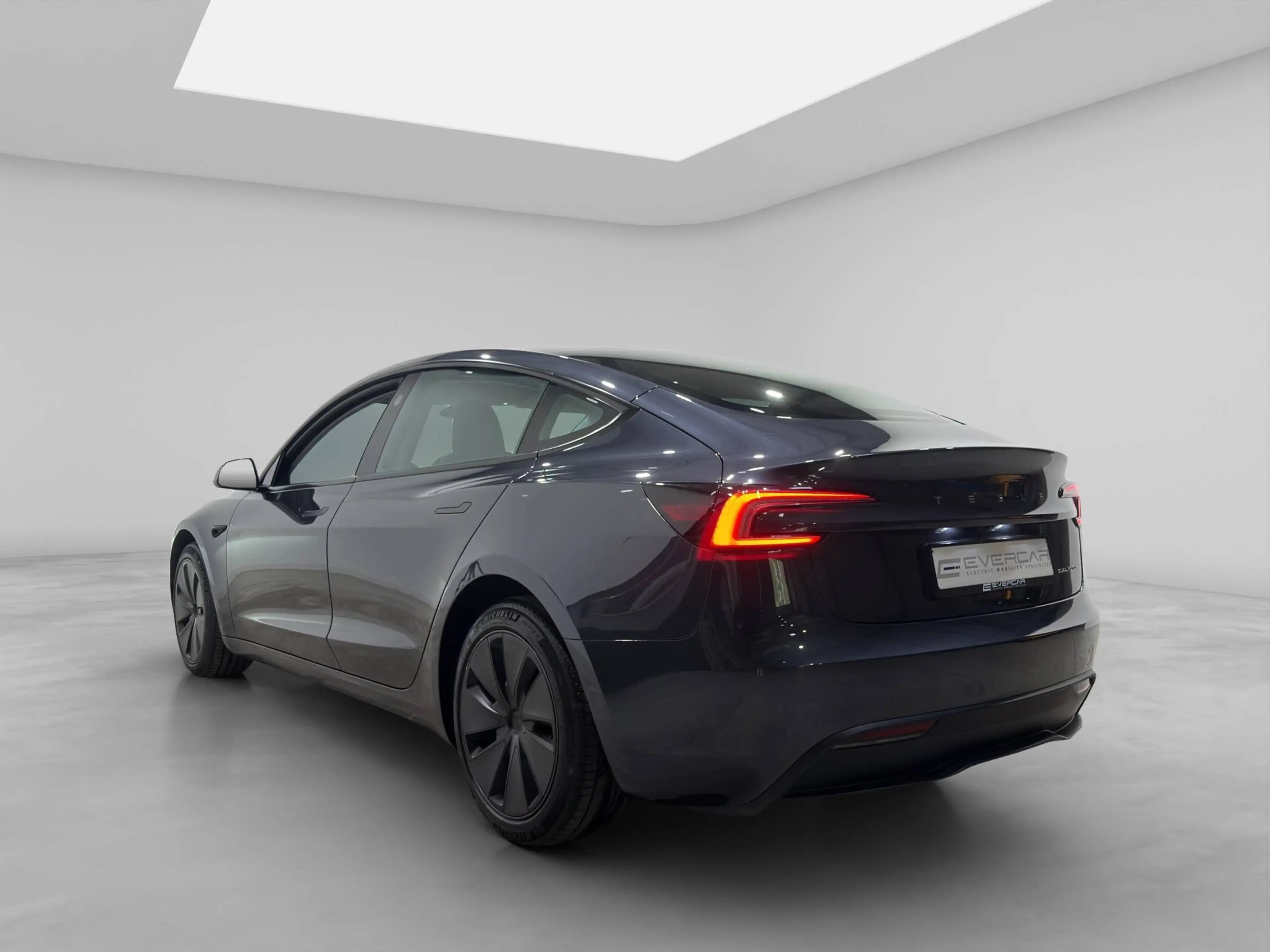 Tesla Model 3 LONG RANGE AWD ***PANORAMIC GLASS ROOF*360° CAMERA*** — photo 6