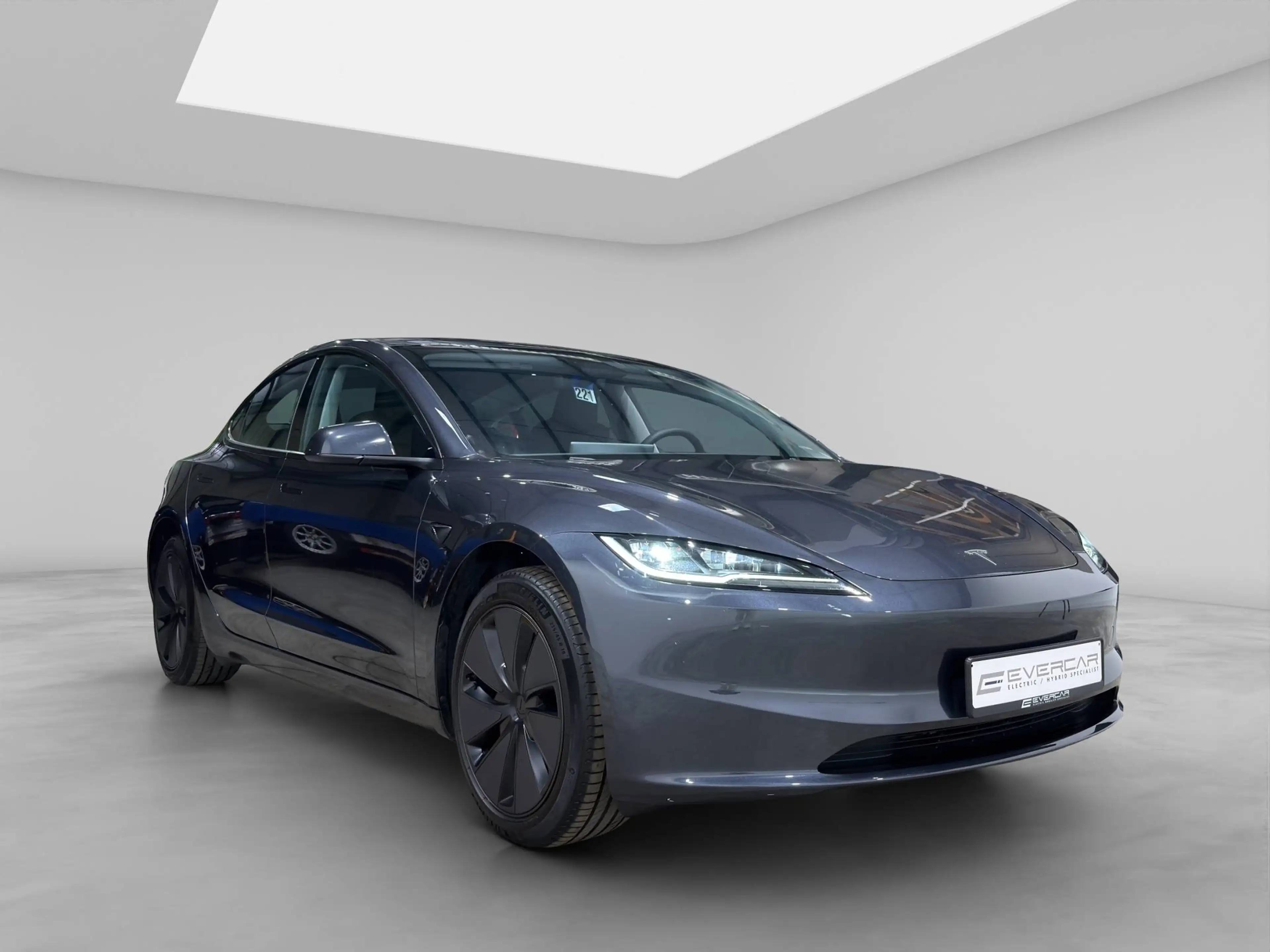 Tesla Model 3 LONG RANGE AWD ***PANORAMIC GLASS ROOF*360° CAMERA*** — photo 3