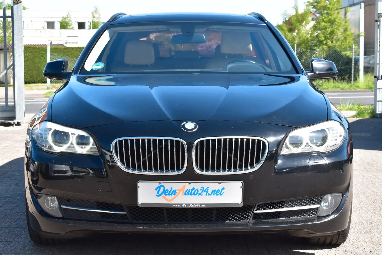 BMW 520 d Aut.|2.Hd|NaviProf|Bi-Xenon|Leder|Panorama Schwarz - 2