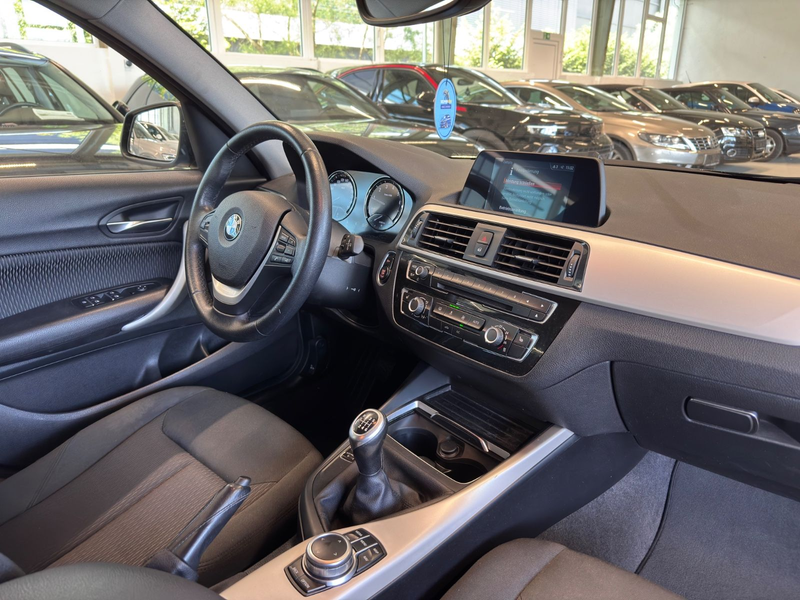 BMW 118 Bremsen komplett neu Navi — photo 15
