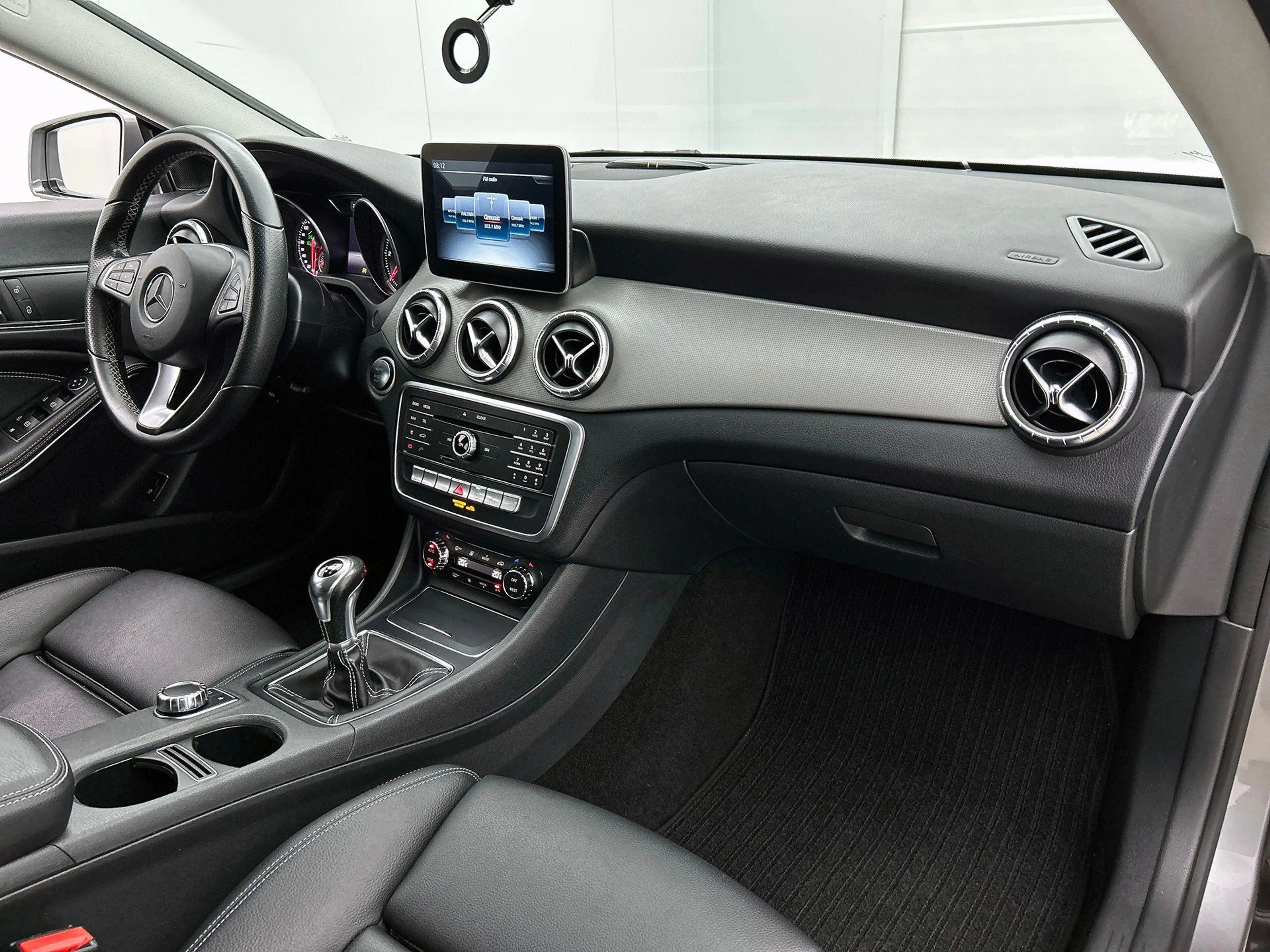 Mercedes-Benz CLA 180 D Shooting Brake Urban Line | Verwarmde Zetels | S — photo 9