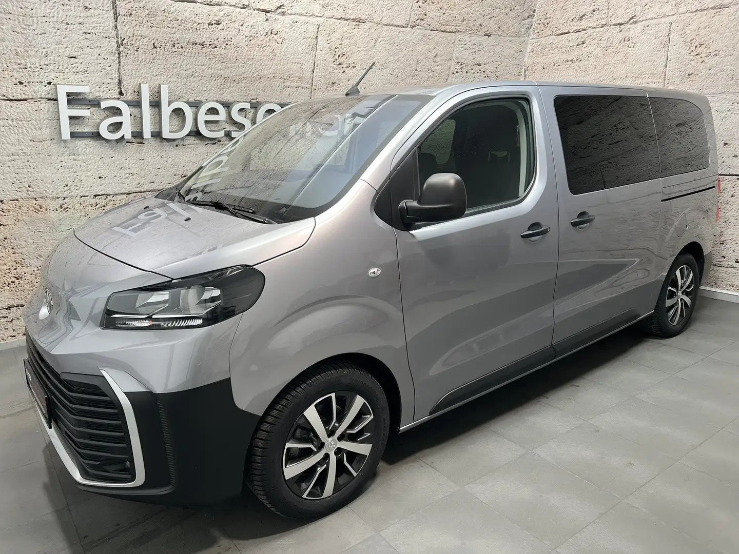 Toyota Proace Verso 2,0 D-4D L1 Tirol Edition + Navi Paket Silber - 2