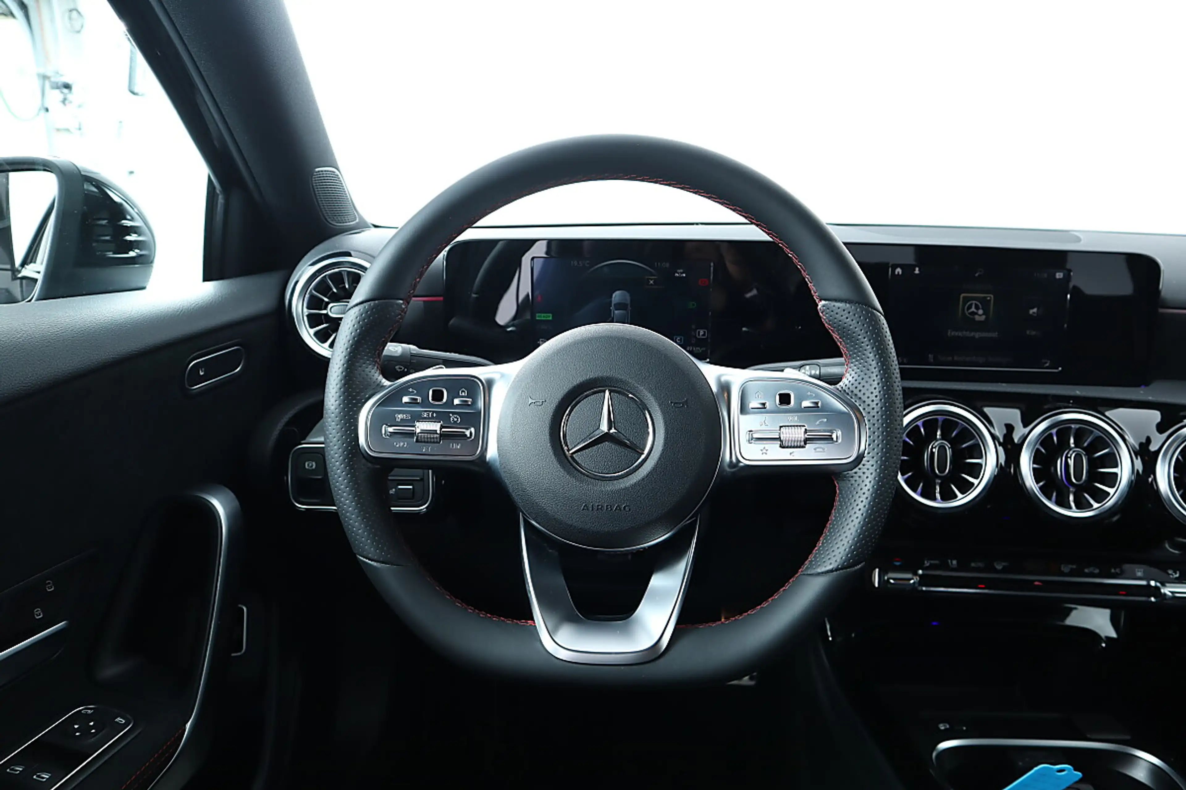 Mercedes-Benz A 250 e Limo AMG*ASSIST*AMBIENTE*LASER*NAVI*TOP! — photo 21