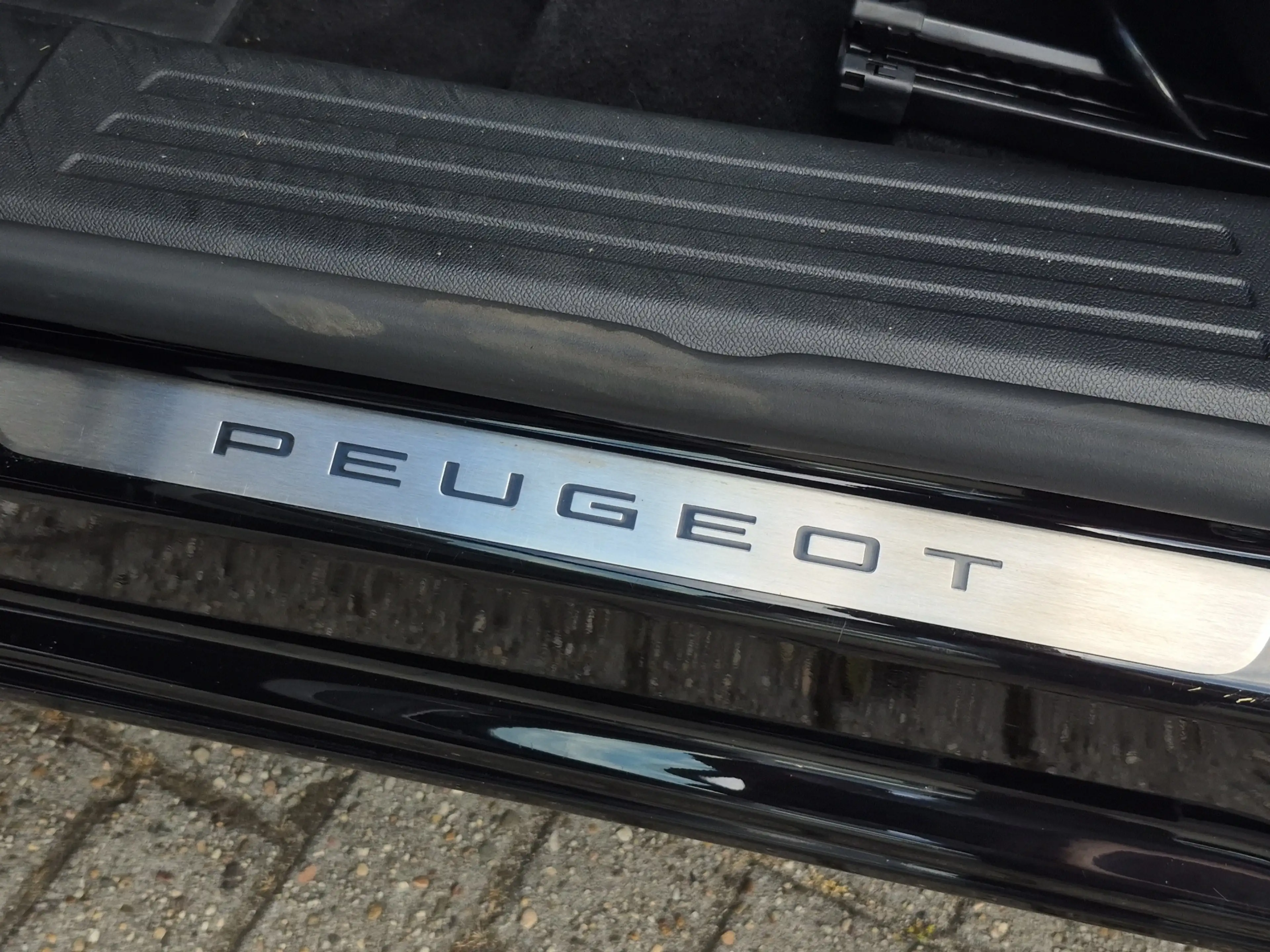 Peugeot e-2008 EV GT 54 kWh 95,38% SOH | 3 fase | Camera | Adapti — photo 37