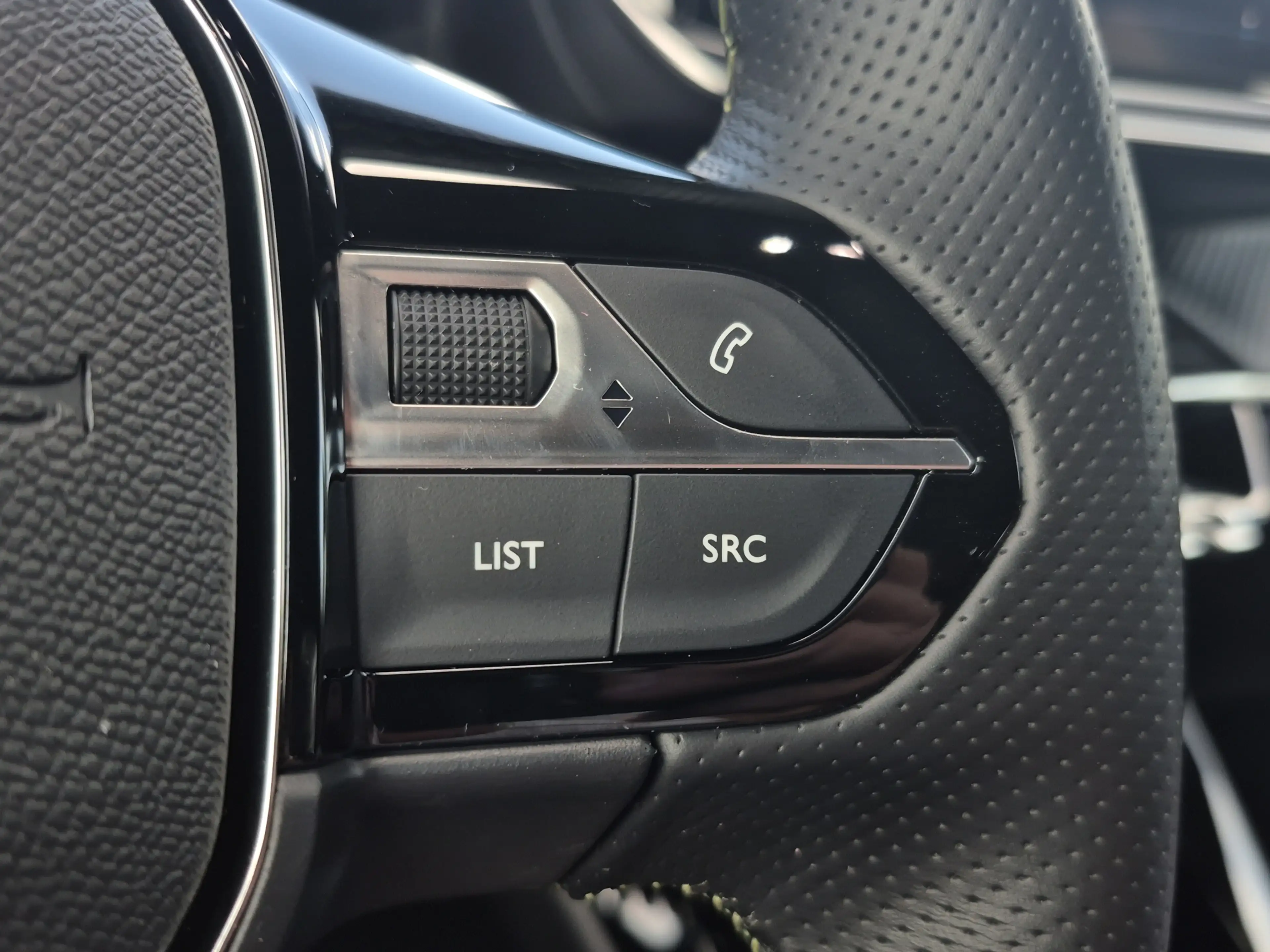 Peugeot e-2008 EV GT 54 kWh 95,38% SOH | 3 fase | Camera | Adapti — photo 12