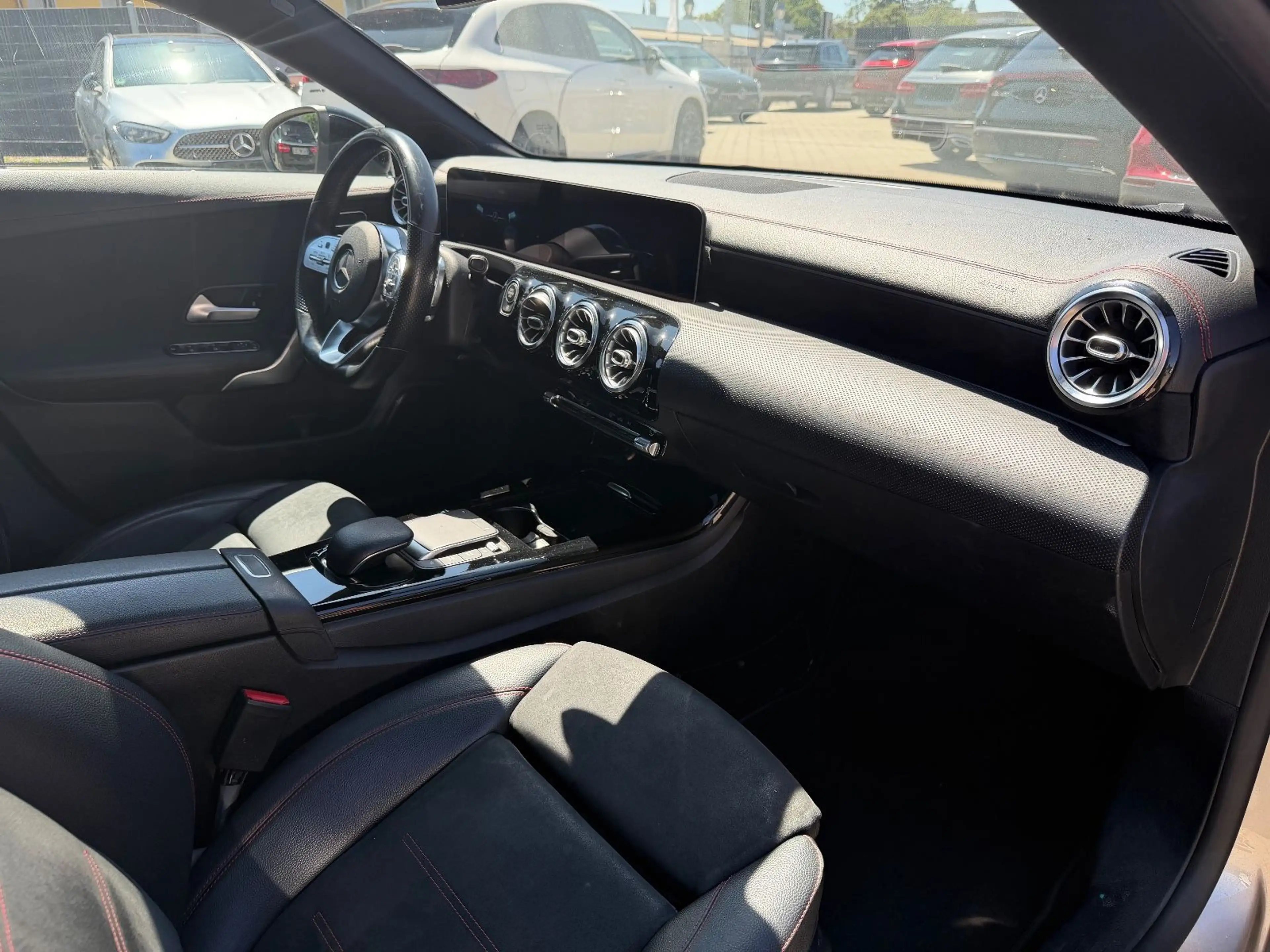 Mercedes-Benz CLA 200 d AMG*MBUX*Pano*Night*Ambi*Rcam — photo 13