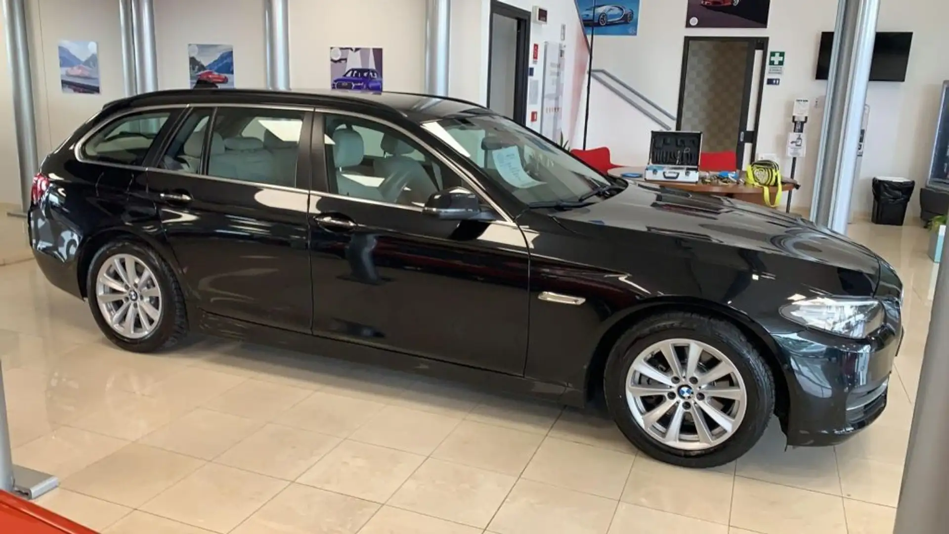 BMW 520 d Xdrive Touring Luxury Negro - 2