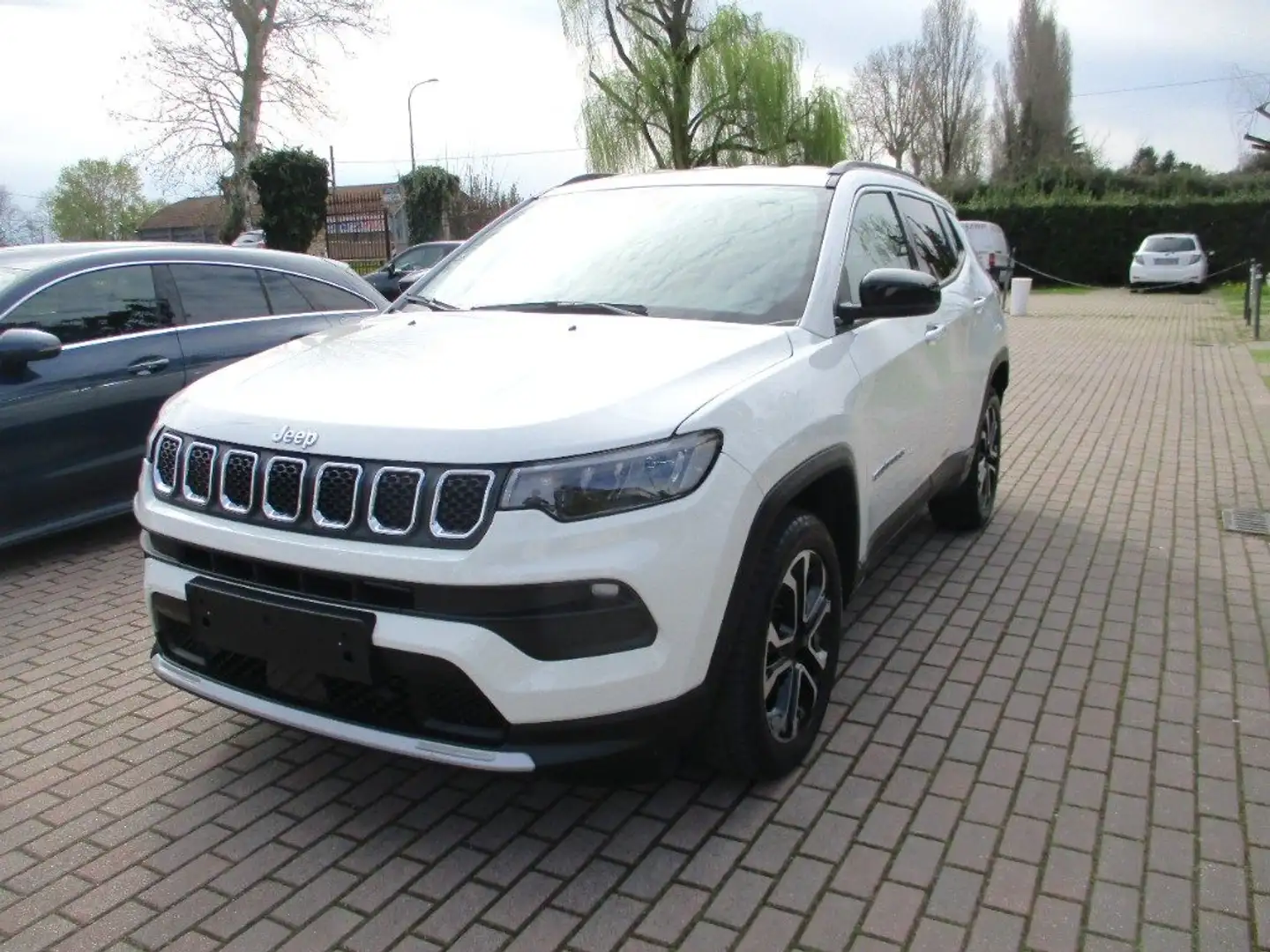 Jeep Compass 1.5 Turbo T4 130Cv MHEV 2WD Limited Biały - 2