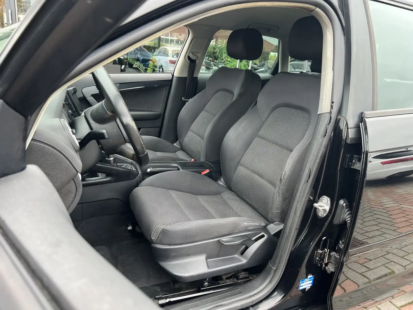 Audi A3 1.9 TDI Ambition Bluetooth Sitzheizung Schwarz - 2