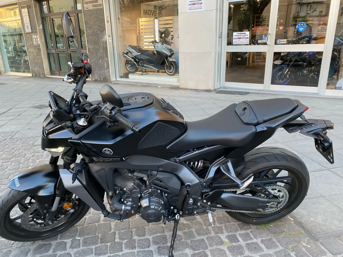 Yamaha MT-09 y-amt Černá - 2