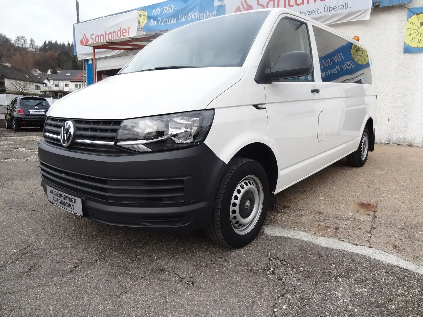 Volkswagen T6 Transporter /Kombi lang/AHK/58.500Km/9 SITZER Weiß - 1