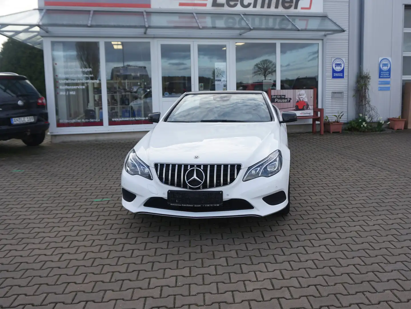 Mercedes-Benz E 200 E 200 (207.434) Blanc - 1
