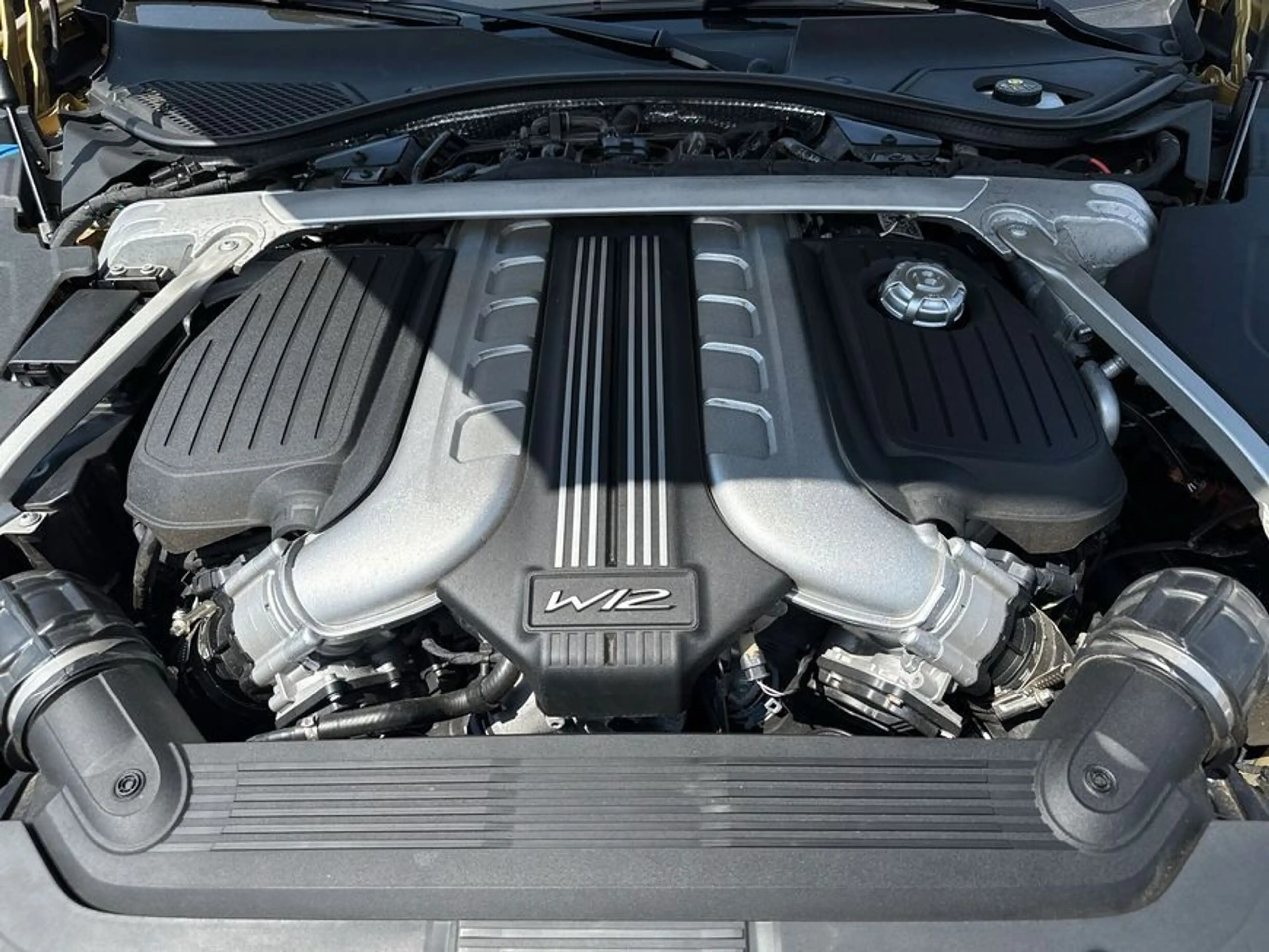 Bentley Continental GTC Speed — photo 10