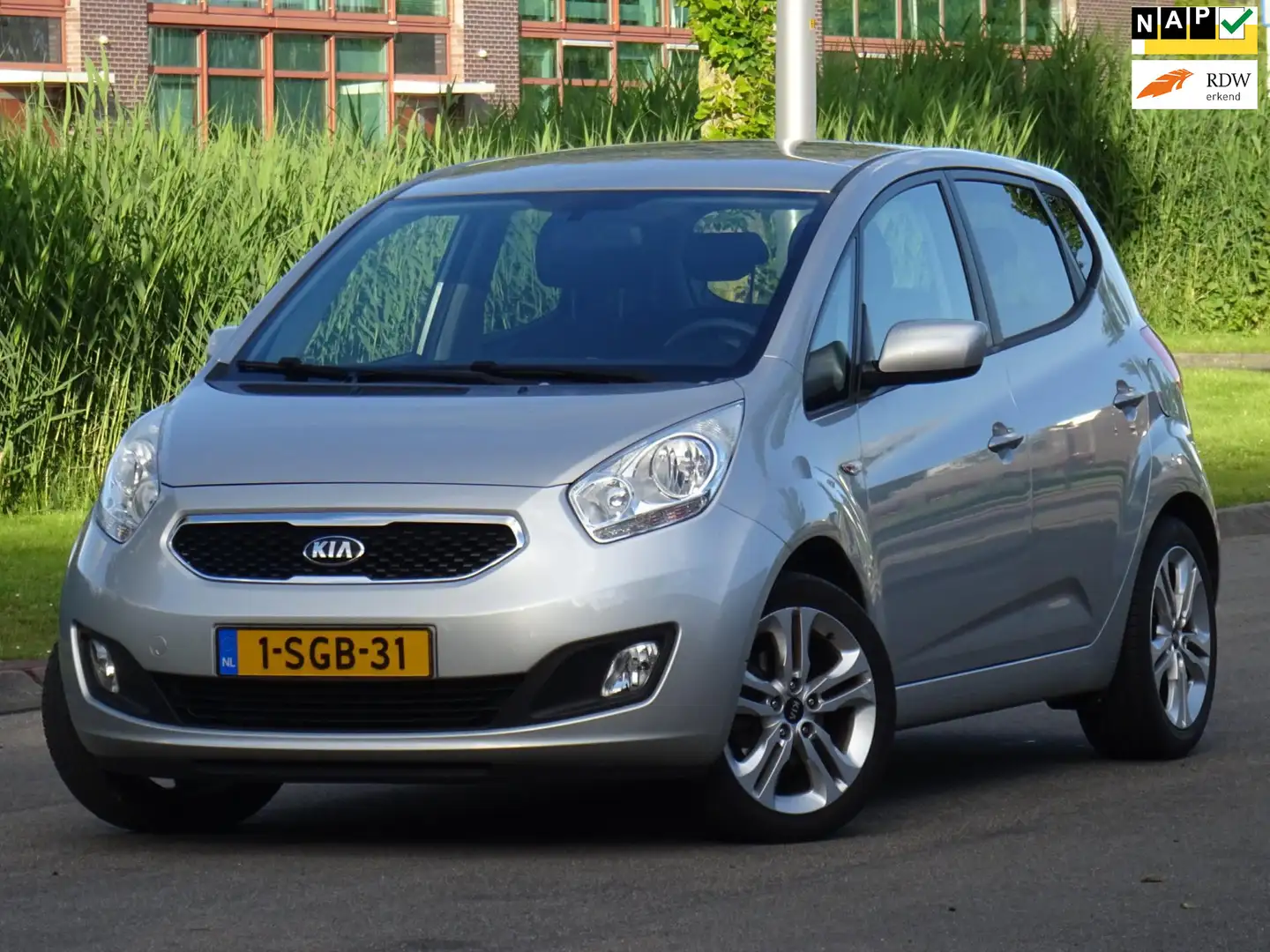 Kia Venga 1.4 CVVT 20th Anniversary NAP/NAVI/CAMERA/APK 2026 Gris - 1