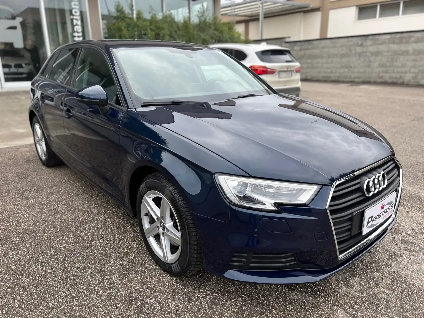 Audi A3 SPB Sportback 1.6 116cv tdi Business s-tronic Bleu - 1