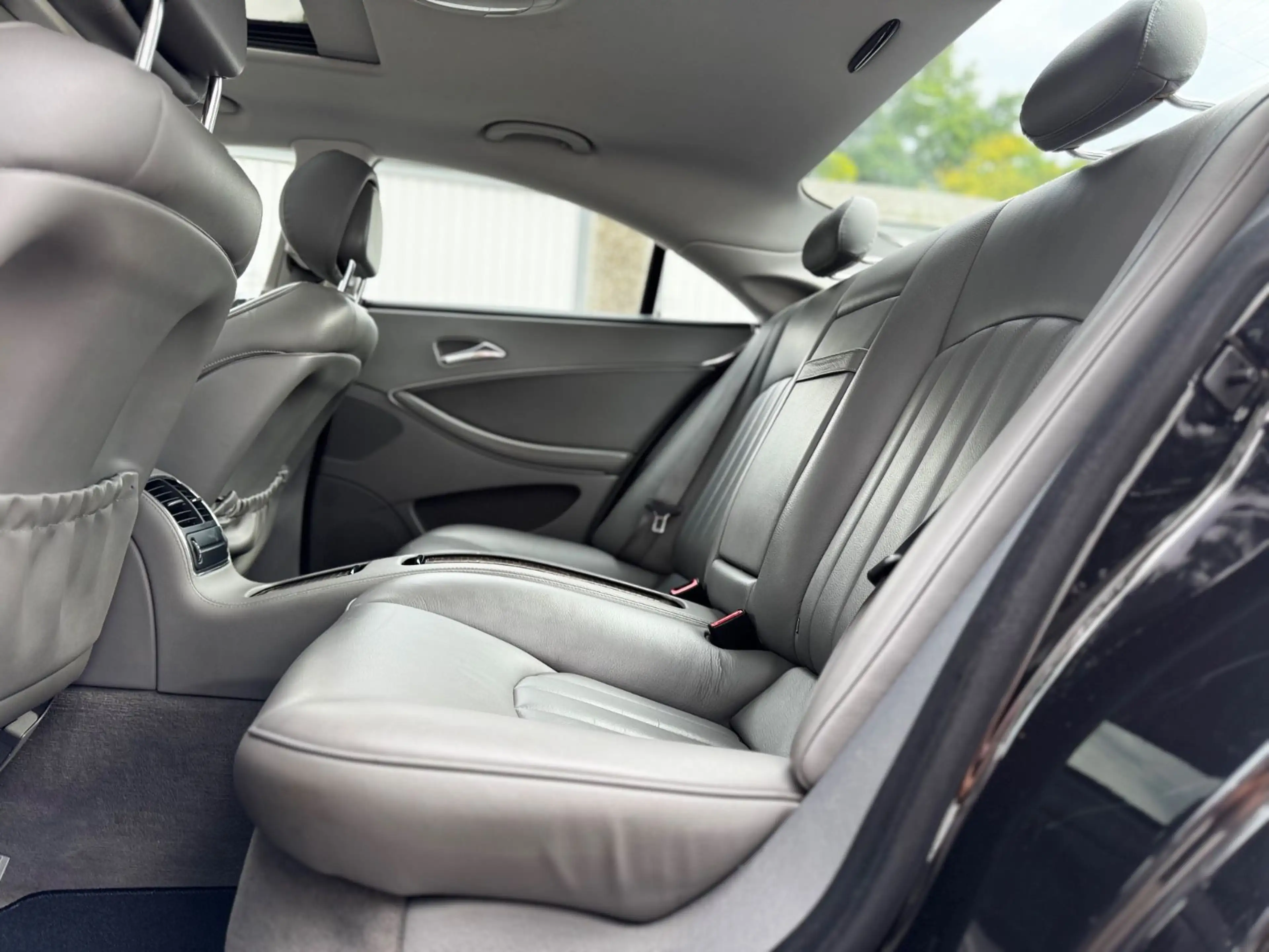 Mercedes-Benz CLS 320 CDI — photo 12