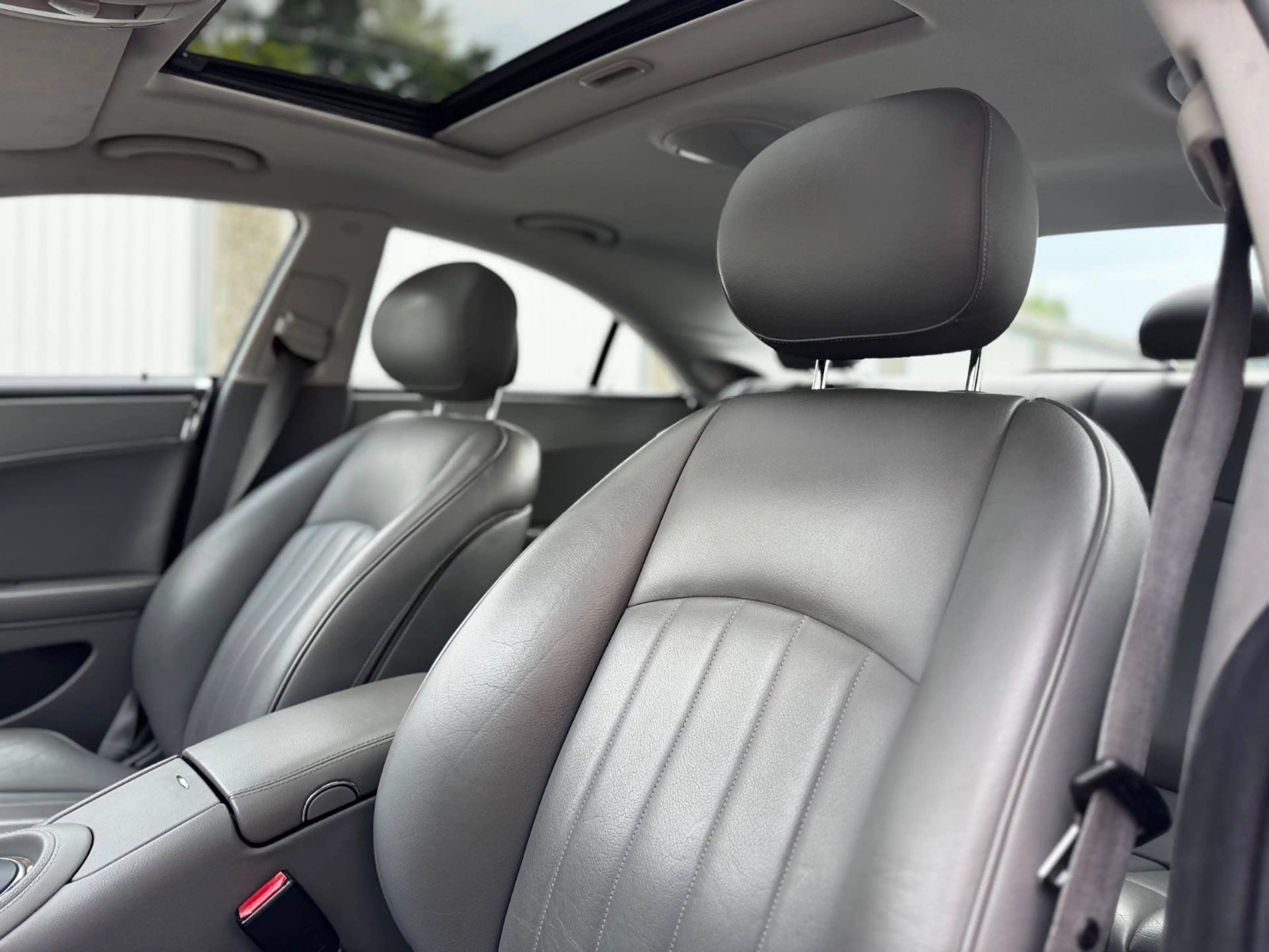 Mercedes-Benz CLS 320 CDI — photo 13