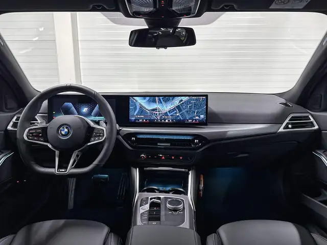 BMW 3 Series view 12