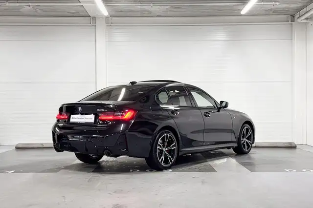 BMW 3 Series view 7