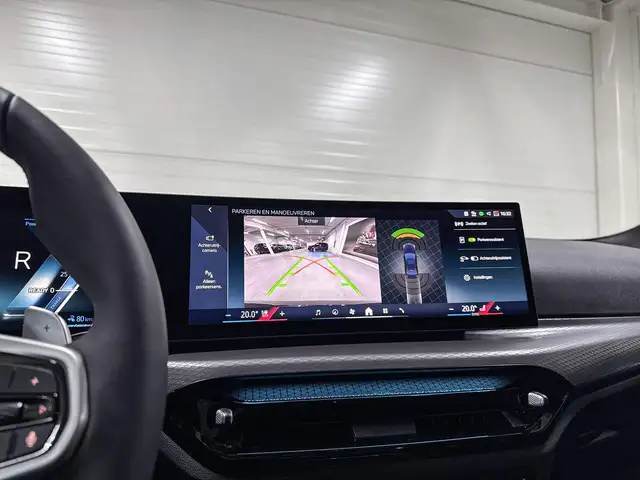 BMW 3 Series view 14