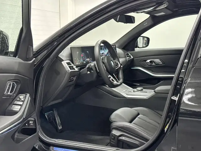 BMW 3 Series view 9