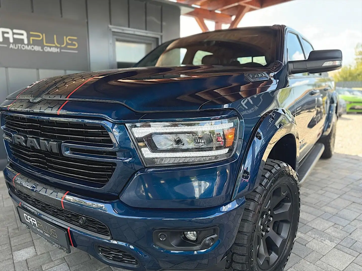 Dodge RAM 5.7 V8 HEMI Night-Edition Offroad 4x4 LPG Bleu - 2