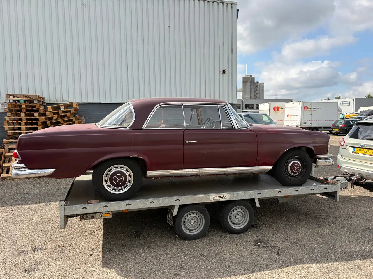 Mercedes-Benz 220 COUPE, foto 1