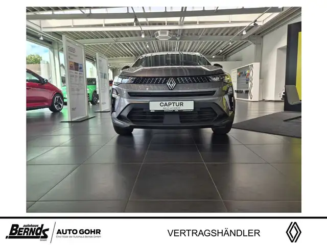 Renault Captur view 3