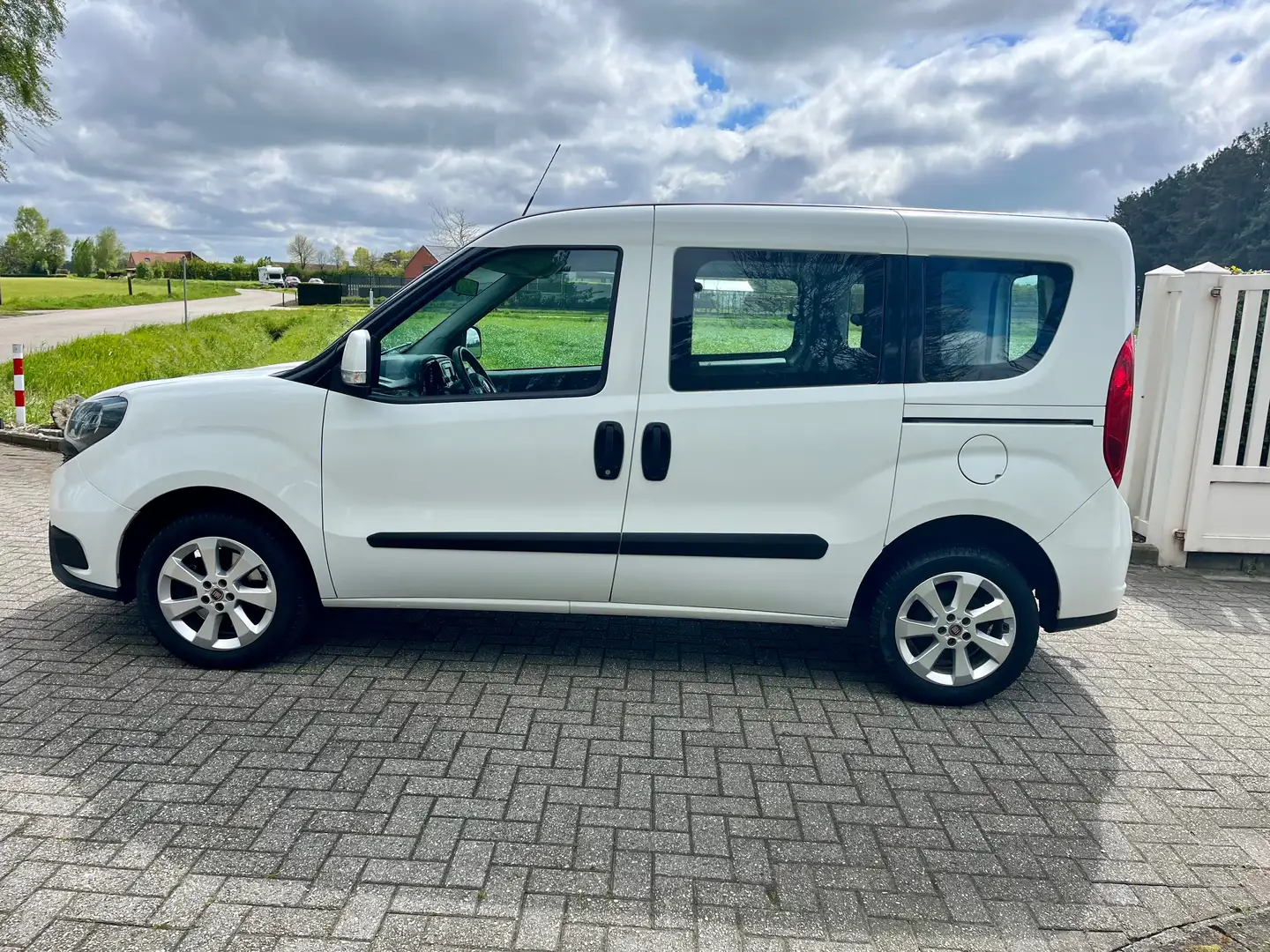 Fiat Doblo 5 Zitplaatsen 1.4 Benzine 2019 Airco/Navi/Usb Wit - 2