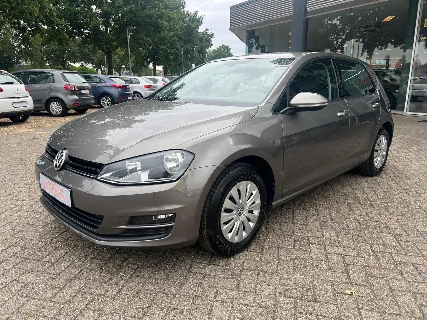 Volkswagen Golf 1.2 TSI Trendline Airco, 5-drs, etc Grijs - 2